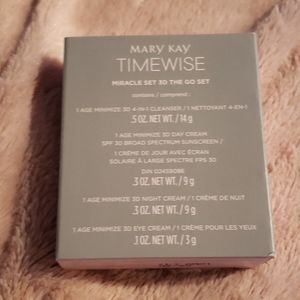 NEW Mary Kay Miracle 3D Go set combo to oily